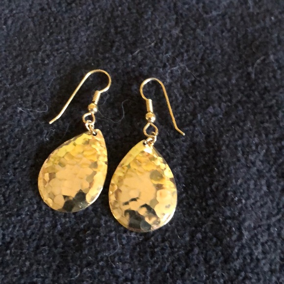 Gold textured pierced earrings - Picture 1 of 1